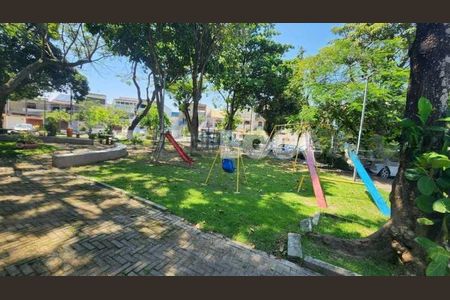 Casa à venda com 176m², 3 quartos e 2 vagas