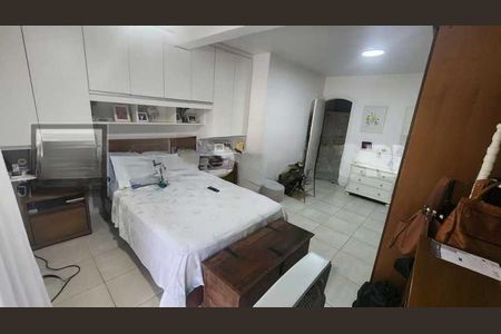 Casa à venda com 176m², 3 quartos e 2 vagas