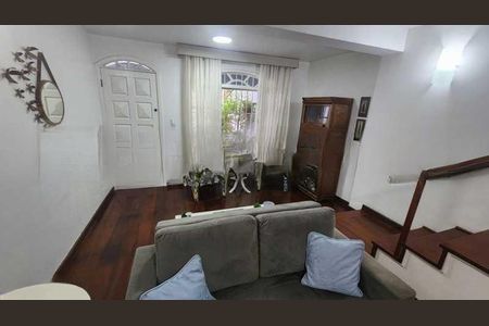 Casa à venda com 176m², 3 quartos e 2 vagas