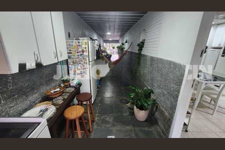 Casa à venda com 176m², 3 quartos e 2 vagas