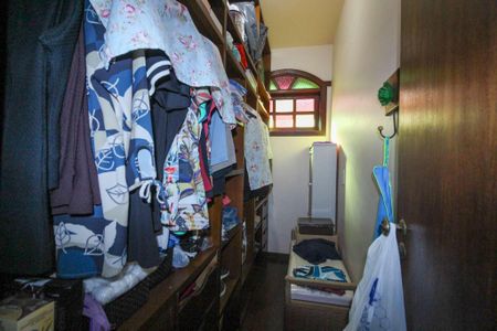 Casa à venda com 294m², 4 quartos e 3 vagas