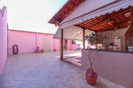 Casa à venda com 294m², 4 quartos e 3 vagas