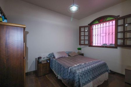 Casa à venda com 294m², 4 quartos e 3 vagas