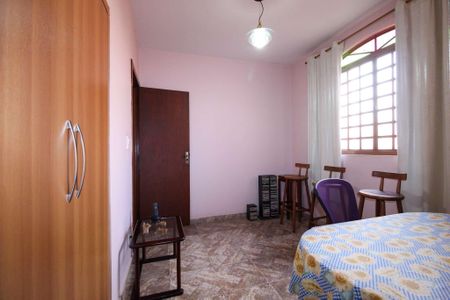 Casa à venda com 294m², 4 quartos e 3 vagas