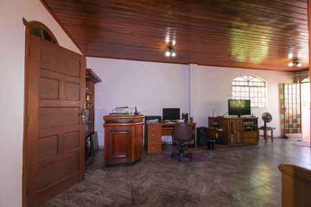 Casa à venda com 294m², 4 quartos e 3 vagas