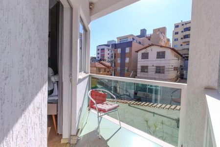 Casa à venda com 137m², 3 quartos e 4 vagas
