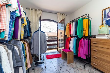 Casa à venda com 150m², 4 quartos e 2 vagas Casa à venda com 150m², 4 quartos e 2 vagasSuíte