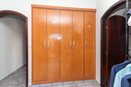 Casa à venda com 150m², 4 quartos e 2 vagas Casa à venda com 150m², 4 quartos e 2 vagasSuíte