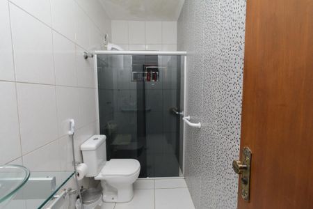 Casa à venda com 180m², 4 quartos e 2 vagas Casa à venda com 180m², 4 quartos e 2 vagasBanheiro Social