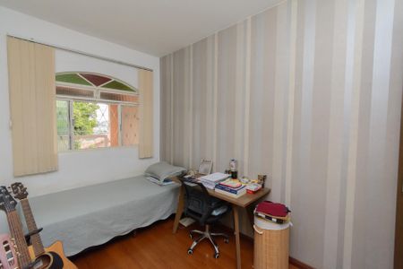 Casa à venda com 180m², 4 quartos e 2 vagas Casa à venda com 180m², 4 quartos e 2 vagasQuarto 1