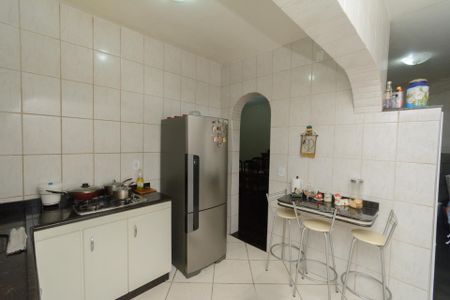 Casa à venda com 180m², 4 quartos e 2 vagas Casa à venda com 180m², 4 quartos e 2 vagasCozinha