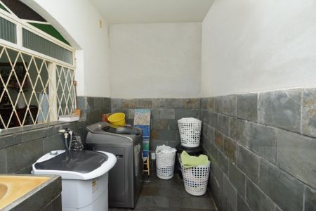 Casa à venda com 180m², 4 quartos e 2 vagas Casa à venda com 180m², 4 quartos e 2 vagasÁrea de Serviço