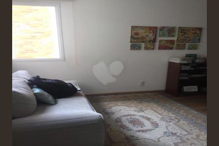 Apartamento à venda com 182m², 5 quartos e 4 vagas