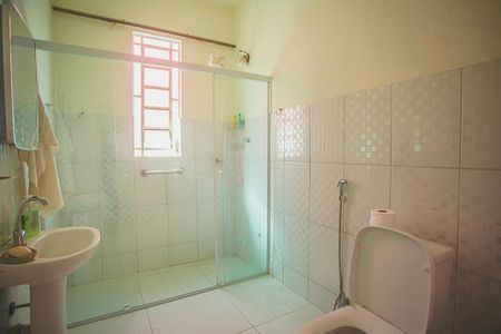 Casa à venda com 140m², 2 quartos e 4 vagas Casa à venda com 140m², 2 quartos e 4 vagasBanheiro