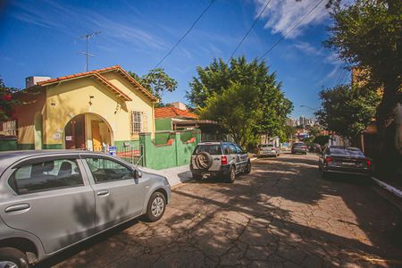 Casa à venda com 140m², 2 quartos e 4 vagas Casa à venda com 140m², 2 quartos e 4 vagasÁrea comum