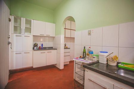 Casa à venda com 140m², 2 quartos e 4 vagas Casa à venda com 140m², 2 quartos e 4 vagasCozinha