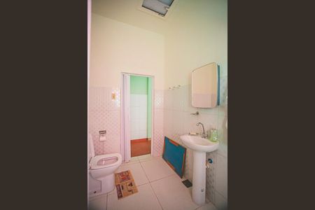 Casa à venda com 140m², 2 quartos e 4 vagas Casa à venda com 140m², 2 quartos e 4 vagasBanheiro