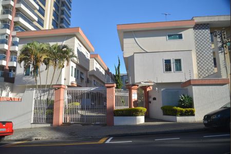 Casa à venda com 135m², 3 quartos e 3 vagasFachada e portaria