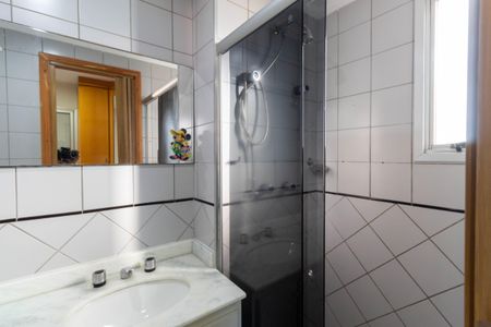 Apartamento à venda com 72m², 3 quartos e 2 vagas Apartamento à venda com 72m², 3 quartos e 2 vagasBanheiro da Suíte