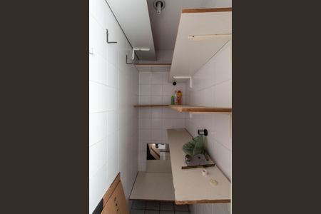 Apartamento à venda com 72m², 3 quartos e 2 vagas Apartamento à venda com 72m², 3 quartos e 2 vagasBanheiro da Serviço