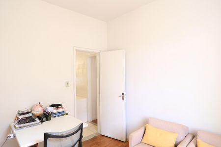 Apartamento à venda com 74m², 3 quartos e 1 vaga Apartamento à venda com 74m², 3 quartos e 1 vagaEscritório