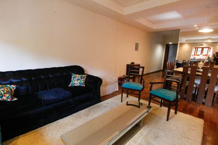 Casa à venda com 300m², 3 quartos e 2 vagasSala