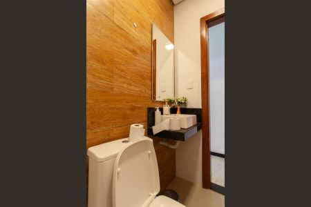 Casa à venda com 170m², 4 quartos e 3 vagas Casa à venda com 170m², 4 quartos e 3 vagasBanheiro Social 2