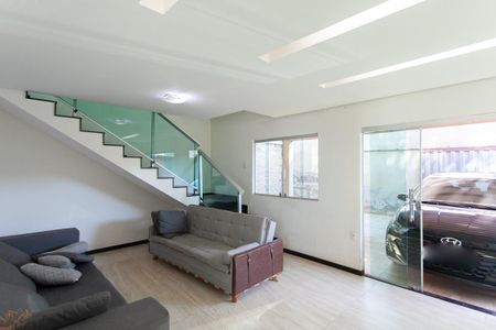 Casa à venda com 170m², 4 quartos e 3 vagasSala 1