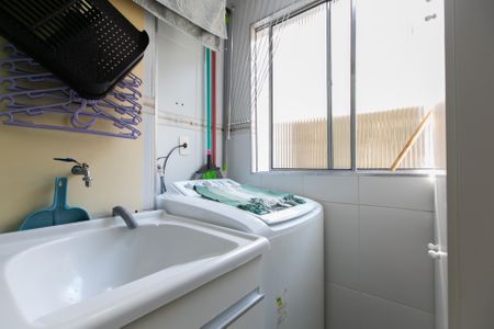 Apartamento à venda com 48m², 2 quartos e 1 vaga Apartamento à venda com 48m², 2 quartos e 1 vagaÁrea de Serviço