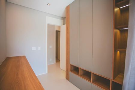 Apartamento à venda com 158m², 3 quartos e 5 vagas Apartamento à venda com 158m², 3 quartos e 5 vagasQuarto 4