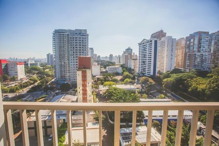 Apartamento à venda com 158m², 3 quartos e 5 vagas Apartamento à venda com 158m², 3 quartos e 5 vagasVista