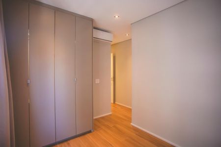 Apartamento à venda com 158m², 3 quartos e 5 vagas Apartamento à venda com 158m², 3 quartos e 5 vagasSuíte 2