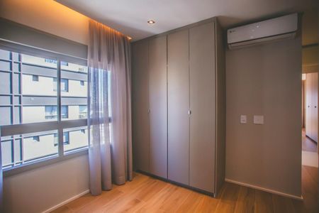 Apartamento à venda com 158m², 3 quartos e 5 vagas Apartamento à venda com 158m², 3 quartos e 5 vagasSuíte 2