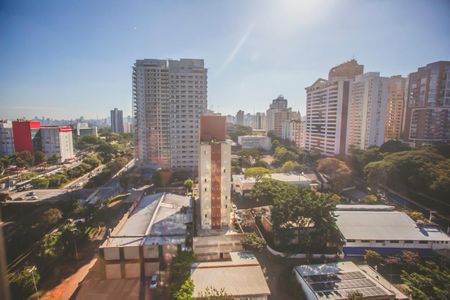 Apartamento à venda com 158m², 3 quartos e 5 vagas Apartamento à venda com 158m², 3 quartos e 5 vagasVista