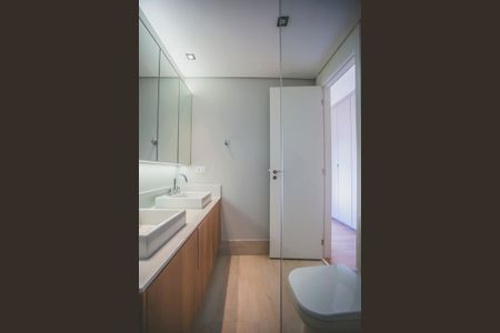 Apartamento à venda com 158m², 3 quartos e 5 vagas Apartamento à venda com 158m², 3 quartos e 5 vagasBanheiro Suíte