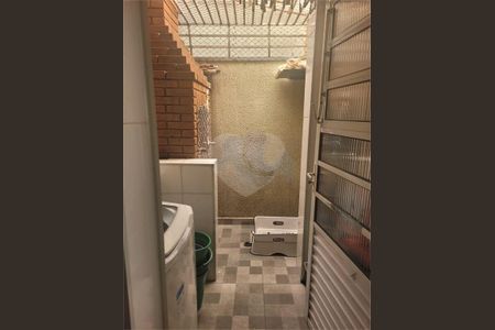 Casa à venda com 65m², 2 quartos e 2 vagas