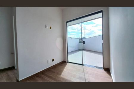 Casa à venda com 40m², 2 quartos e 1 vaga