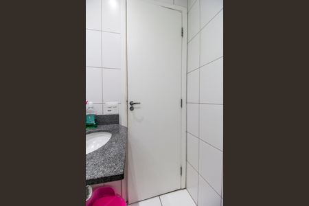 Apartamento à venda com 71m², 2 quartos e 1 vaga Apartamento à venda com 71m², 2 quartos e 1 vagaBanheiro
