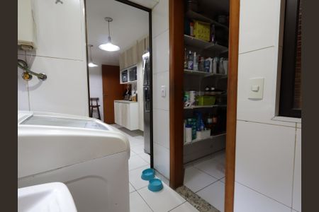 Apartamento à venda com 106m², 3 quartos e 1 vagaÁrea de Serviço