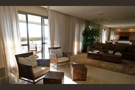 Apartamento à venda com 212m², 3 quartos e 4 vagas