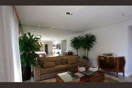 Apartamento à venda com 212m², 3 quartos e 4 vagas