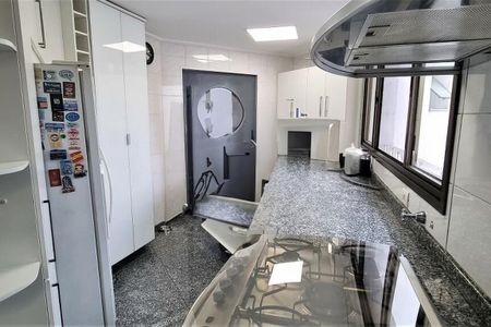 Apartamento para alugar com 296m², 4 quartos e 4 vagas