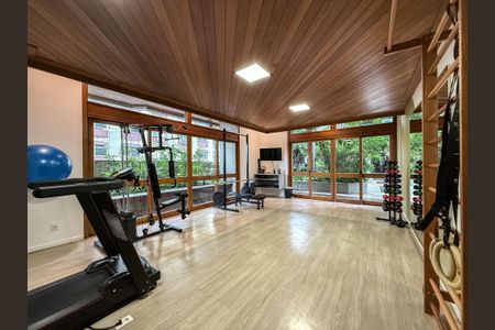 Apartamento à venda com 101m², 2 quartos e 2 vagas Apartamento à venda com 101m², 2 quartos e 2 vagasÁrea comum - Academia