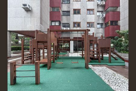 Apartamento à venda com 101m², 2 quartos e 2 vagas Apartamento à venda com 101m², 2 quartos e 2 vagasÁrea comum - Playground