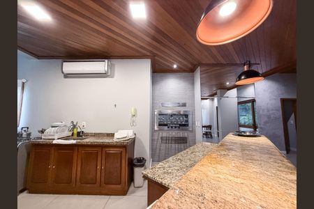 Apartamento à venda com 101m², 2 quartos e 2 vagas Apartamento à venda com 101m², 2 quartos e 2 vagasÁrea comum - Salão de festas