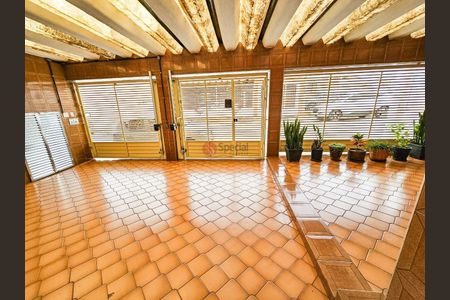 Casa à venda com 206m², 3 quartos e 3 vagas