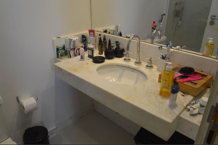 Apartamento para alugar com 108m², 3 quartos e 2 vagas Apartamento para alugar com 108m², 3 quartos e 2 vagasBanheiro da Suíte