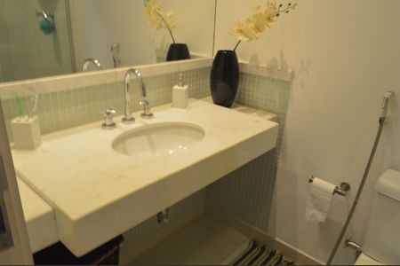 Apartamento para alugar com 108m², 3 quartos e 2 vagas Apartamento para alugar com 108m², 3 quartos e 2 vagasBanheiro