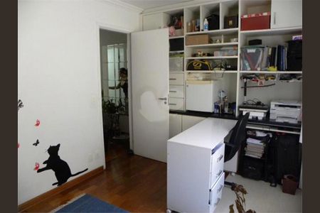 Casa à venda com 105m², 3 quartos e 2 vagas