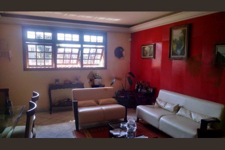 Casa à venda com 250m², 3 quartos e 3 vagas